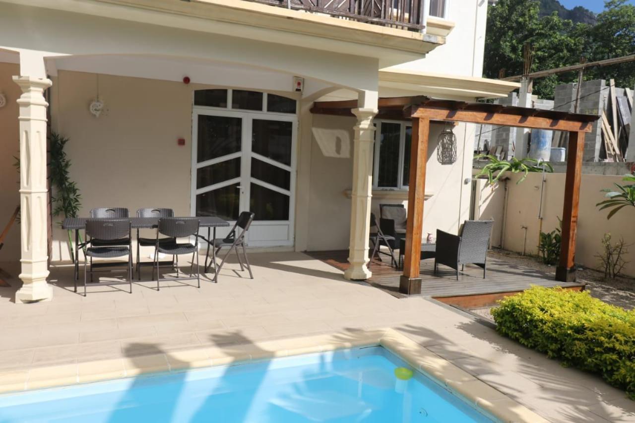 Isola Bella Luxury Villa ラ・ガウレット エクステリア 写真